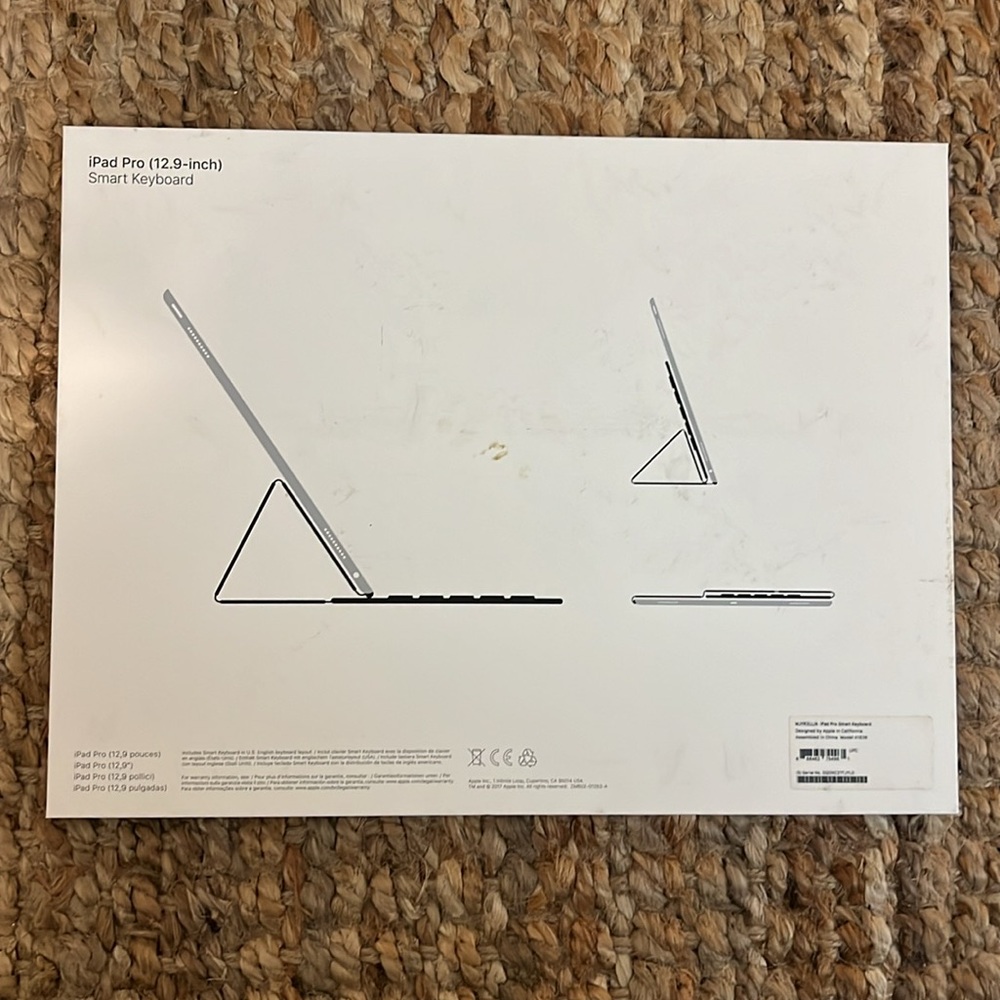 IPad Pro Smart Keyboard - in Original Packaging. Used 5-6 times. - Picture 4 of 6